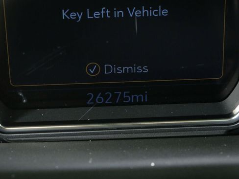 Used 2021 GMC Yukon XL AT4 w/ Technology Package AWD/4WD image 9
