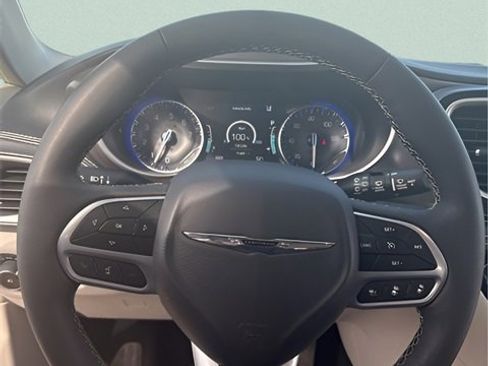 Used 2024 Chrysler Pacifica Touring-L w/ Uconnect Theater Family Group image 15