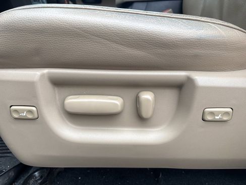 Used 2018 Toyota Sequoia Platinum image 36