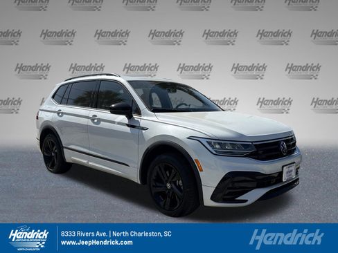 Used 2024 Volkswagen Tiguan SE R-Line image 1