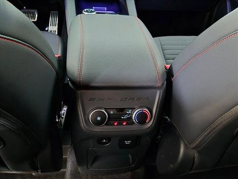 Used 2025 Ford Explorer ST-Line w/ Premium Package RWD image 18