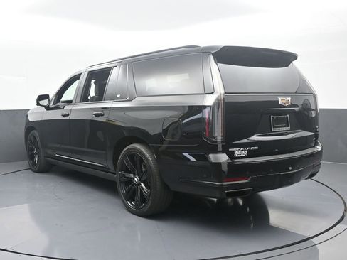 Used 2025 Cadillac Escalade ESV Sport w/ Touring Package image 4