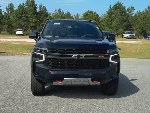 Used 2021 Chevrolet Tahoe Z71 w/ Luxury Package AWD/4WD image 3
