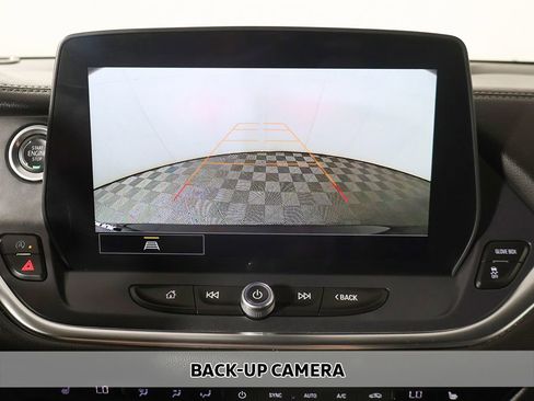 Used 2025 Chevrolet Blazer LT FWD image 4