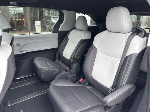 New 2026 Toyota Sienna XSE image 13