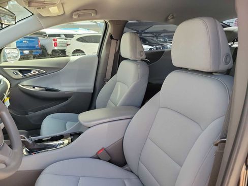 Used 2025 Chevrolet Malibu LS image 7
