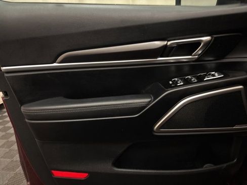 Certified 2024 Kia Telluride S image 9