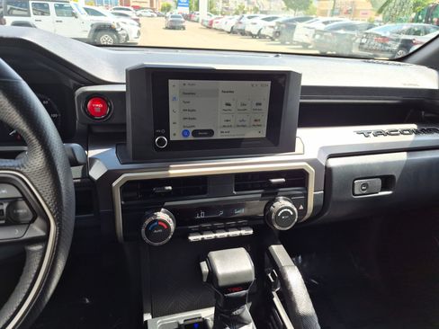 Used 2025 Toyota Tacoma TRD Off-Road AWD/4WD image 27