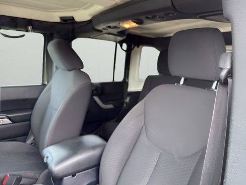 Used 2015 Jeep Wrangler Unlimited Sport image 11