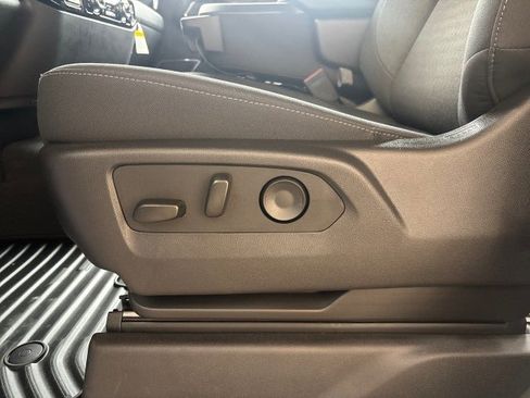 New 2025 GMC Sierra 1500 Elevation image 13