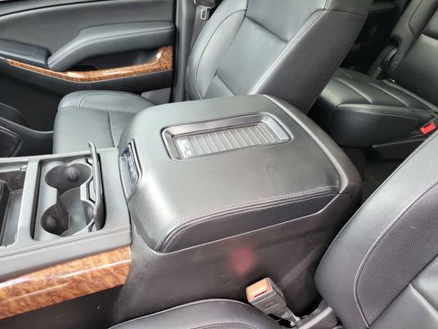 Used 2018 Chevrolet Suburban Premier AWD/4WD image 20