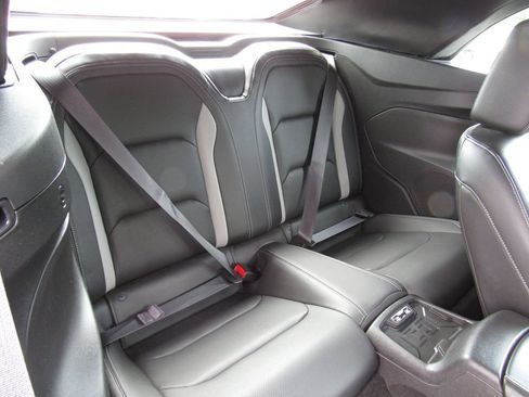 Used 2016 Chevrolet Camaro SS RWD image 18