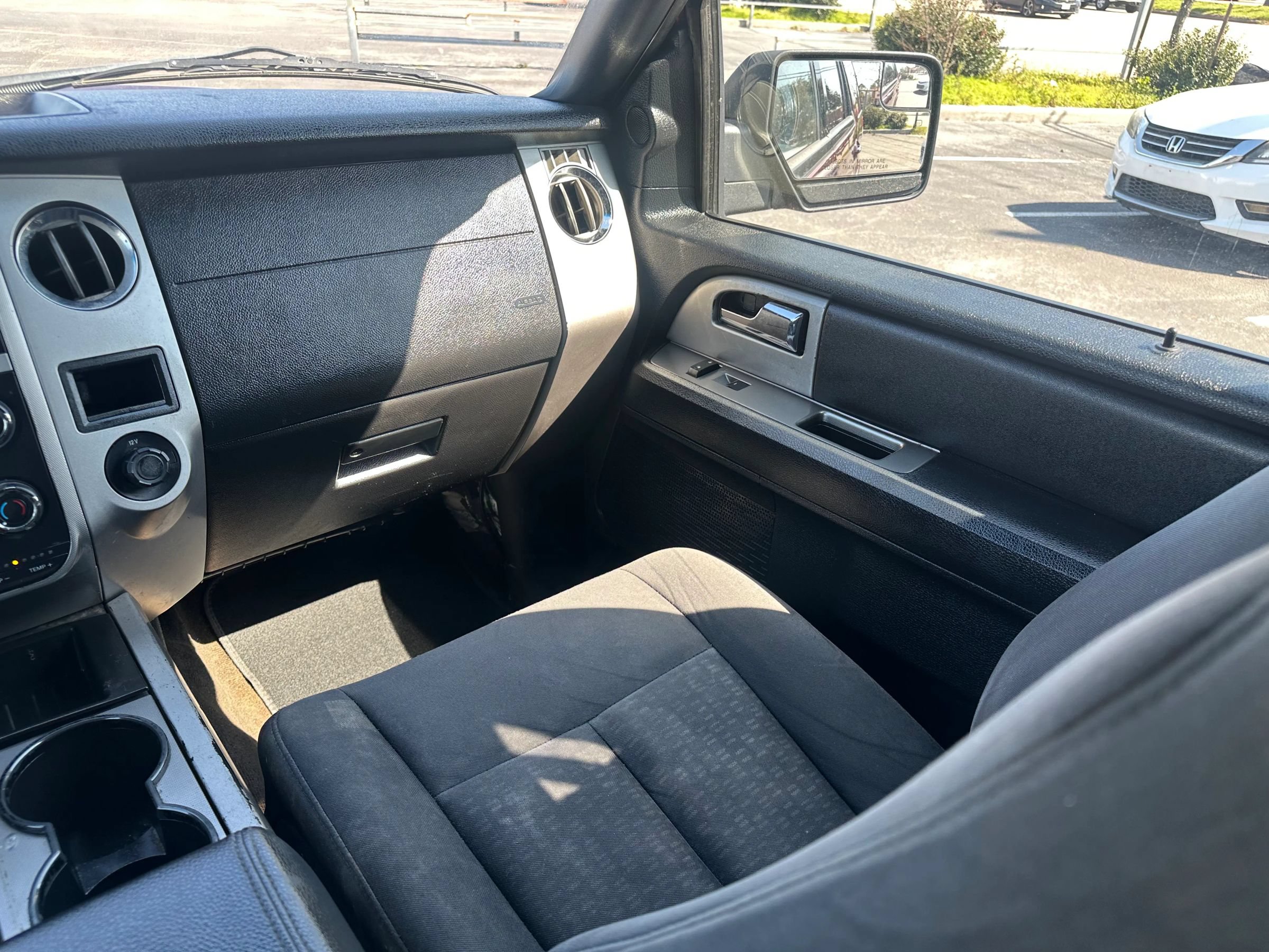 Used 2017 Ford Expedition XLT AWD/4WD image 19