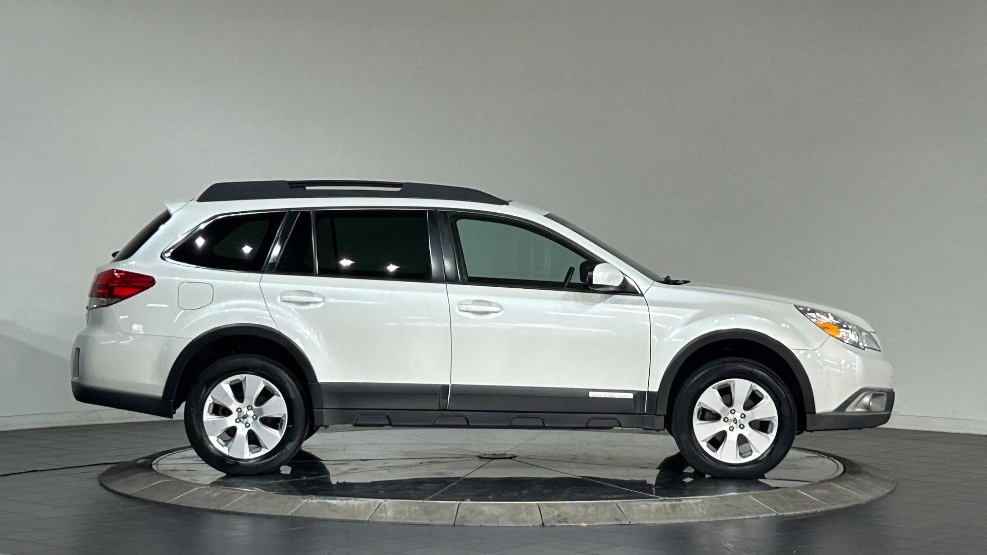 Used 2012 Subaru Outback 2.5i Limited AWD/4WD image 11