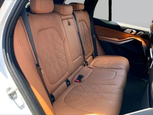 Used 2024 BMW X5 xDrive40i w/ Premium Package AWD/4WD image 19
