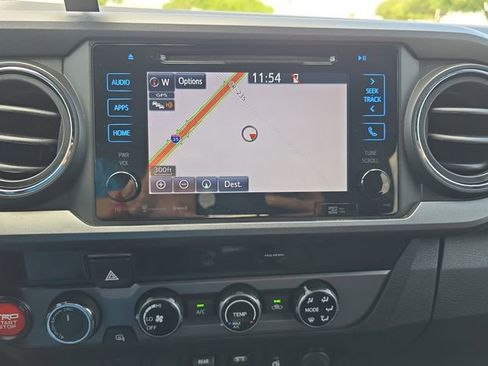 Used 2018 Toyota Tacoma TRD Off-Road image 21