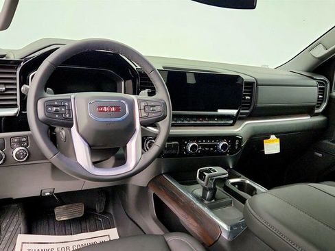 Used 2026 GMC Sierra 1500 SLT image 12