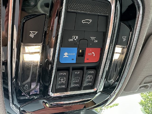 Used 2023 Jeep Grand Cherokee Overland AWD/4WD image 29