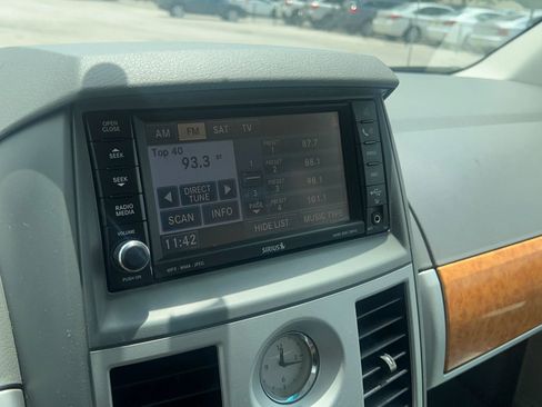 Used 2008 Chrysler Town & Country Limited w/ Entertainment Group #3 FWD image 12