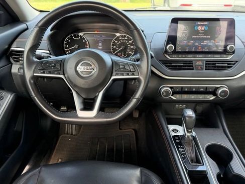 Used 2022 Nissan Altima 2.5 SR w/ Midnight Edition Package FWD image 15