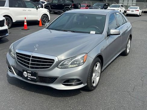 Used 2014 Mercedes-Benz E 350 4MATIC Sedan image 3