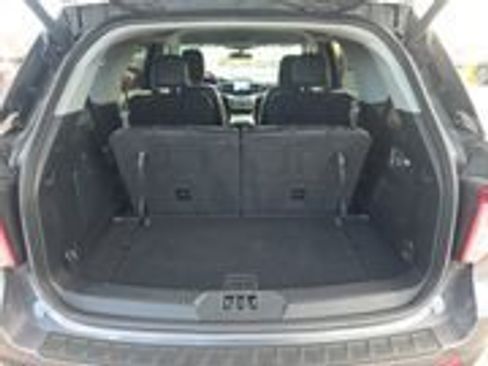 Used 2022 Ford Explorer XLT w/ Equipment Group 202A image 13