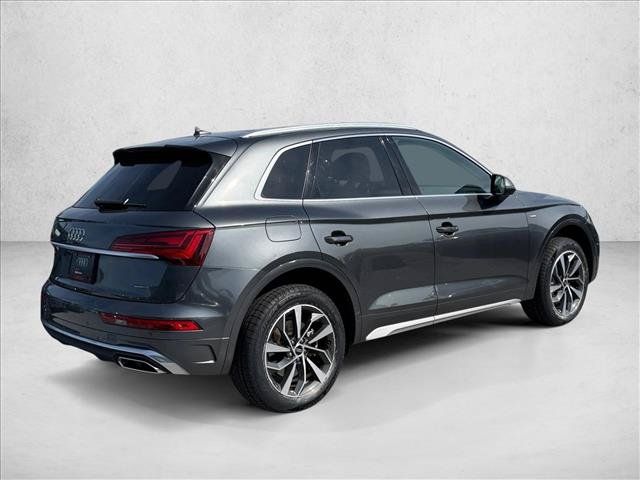 Used 2023 Audi Q5 2.0T Premium w/ Convenience Package AWD/4WD image 3