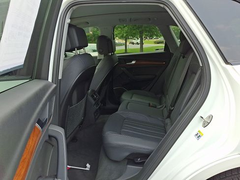Used 2023 Audi Q5 2.0T Premium Plus w/ Premium Plus Package AWD/4WD image 10