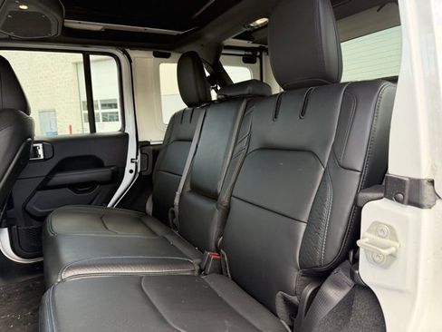 Used 2024 Jeep Wrangler High Altitude AWD/4WD image 11
