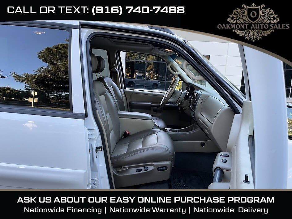 Used 2005 Ford Explorer Sport Trac XLT AWD/4WD image 11