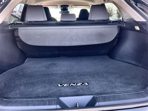 Used 2021 Toyota Venza LE w/ Carpet Mat Package (TMS) image 20