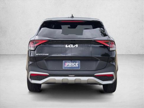 Used 2025 Kia Sportage LX image 6