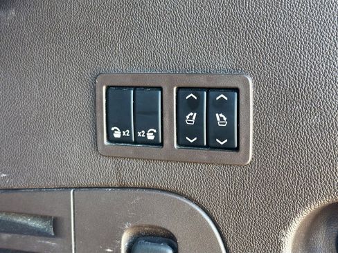 Used 2016 Chevrolet Tahoe LTZ image 13