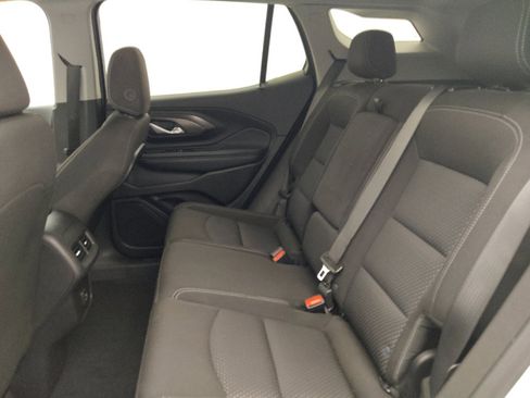 Used 2024 GMC Terrain SLE w/ Driver Convenience Package FWD image 18