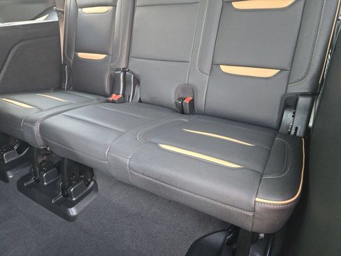 Used 2024 GMC Yukon AT4 w/ Technology Package AWD/4WD image 33