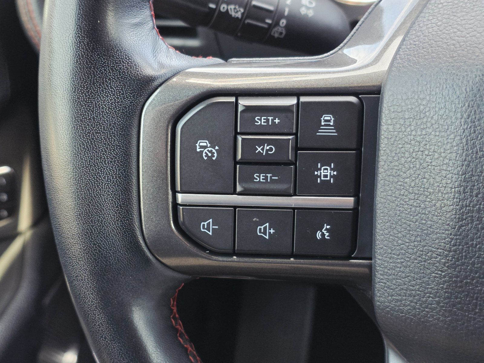 Used 2023 Ford Expedition Limited RWD image 32