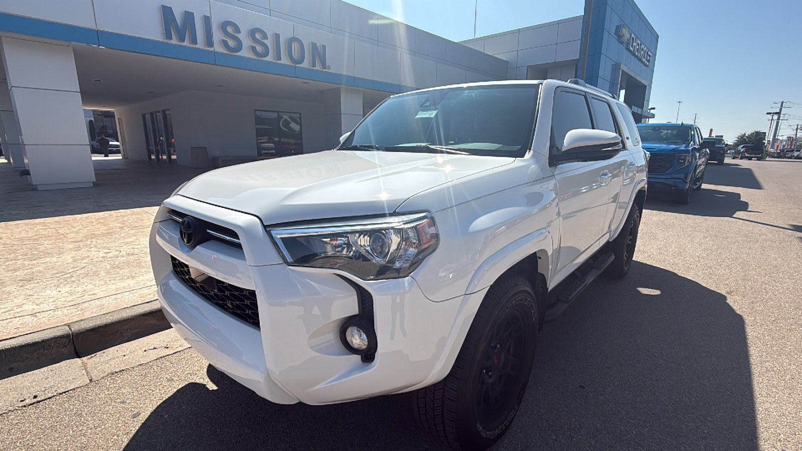 Used 2020 Toyota 4Runner SR5 Premium AWD/4WD image 3