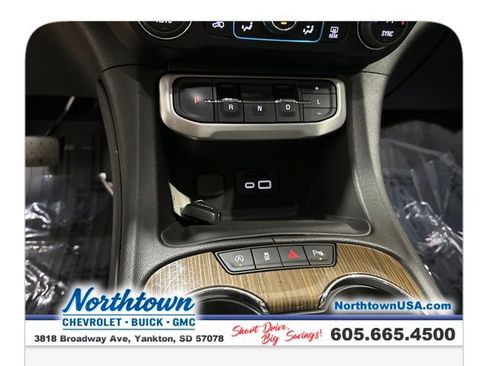 Used 2023 GMC Acadia SLE w/ Driver Convenience Package image 24