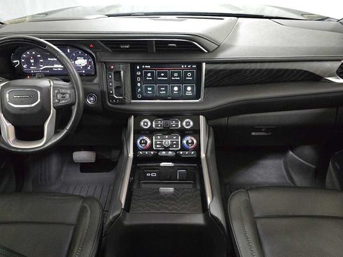 Used 2024 GMC Yukon Denali w/ Advanced Technology Package AWD/4WD image 20