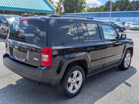 Used 2011 Jeep Patriot Latitude FWD image 8