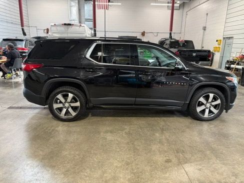 Used 2018 Chevrolet Traverse LT w/ LPO, 'HIT The Road' Package AWD/4WD image 6