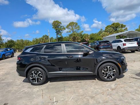 Certified 2024 Kia Sportage EX FWD image 9