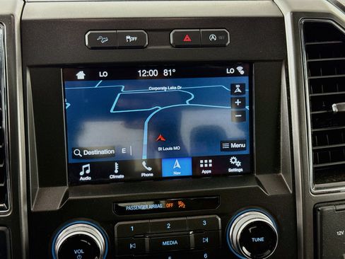 Used 2018 Ford F150 Lariat w/ Equipment Group 502A Luxury AWD/4WD image 16