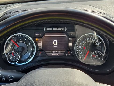 Used 2023 RAM 1500 Laramie AWD/4WD image 16