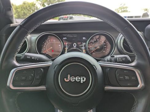 Used 2021 Jeep Wrangler Unlimited Sahara w/ Uconnect 4C Nav & Sound Group AWD/4WD image 31