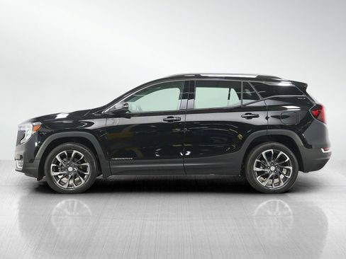 Used 2022 GMC Terrain SLT w/ Infotainment Package II AWD/4WD image 2