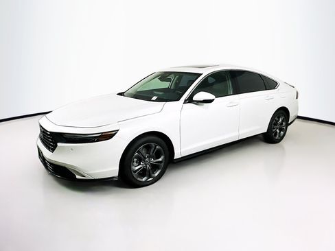 Used 2024 Honda Accord EX-L image 4