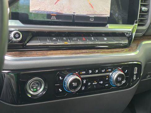 Used 2024 GMC Sierra 1500 SLE image 23