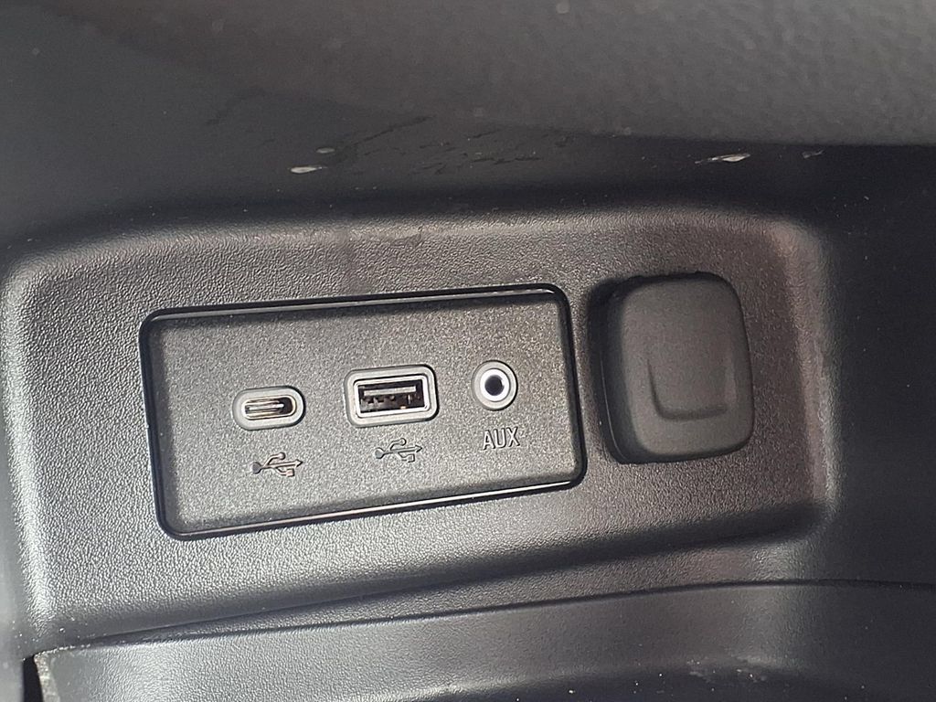 Used 2024 Chevrolet Equinox LT AWD/4WD image 24