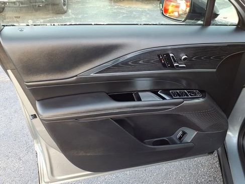 Certified 2024 Cadillac Lyriq Luxury image 25